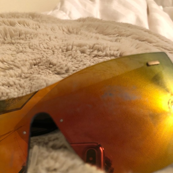 Reflective yellow/orange sunnies - Picture 2 of 4